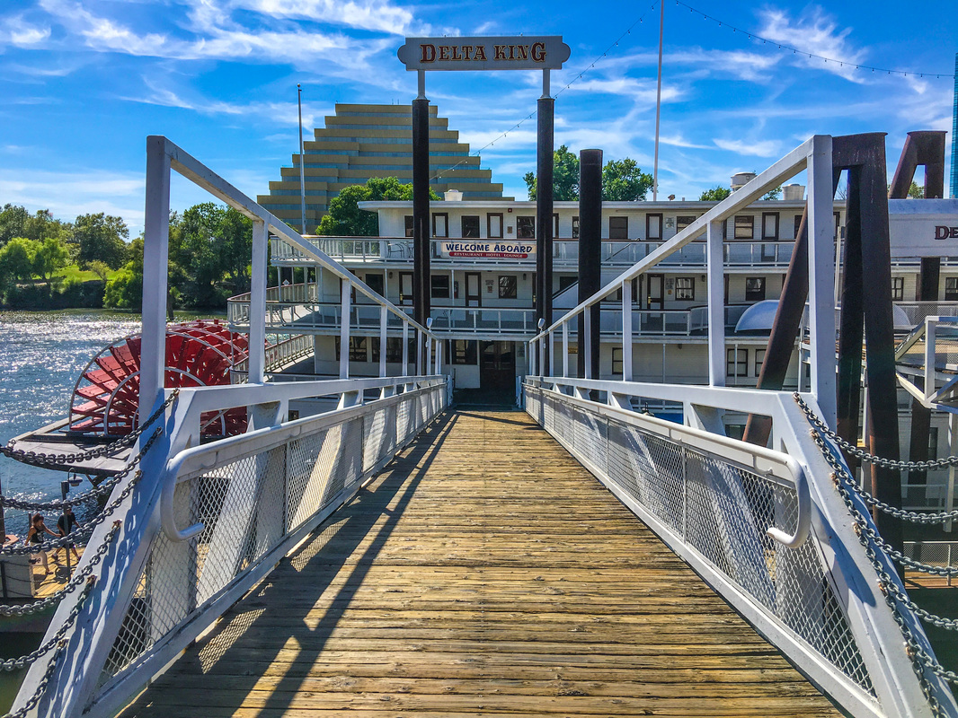 Sacramento's Delta King riverboat hotel / Karen McCann / EnjoyLivingAbroad.comPicture